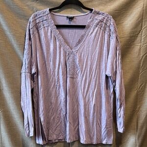 Elegant Lavender Lace V-Neck Long Sleeve Top
